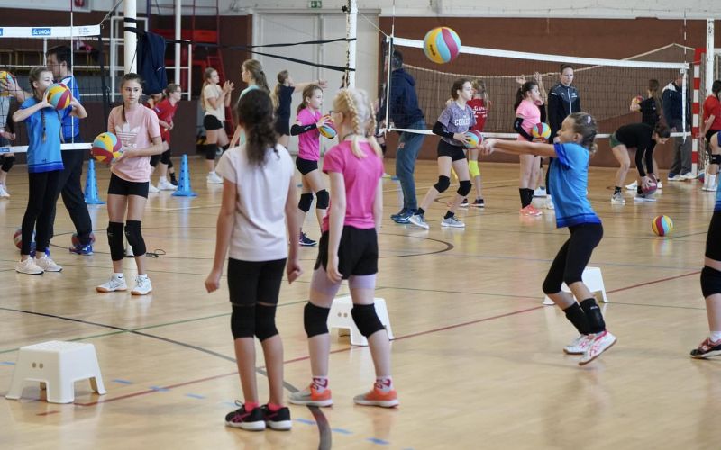 POZVÁNKA na příměstské volejbalové kempy ČVS - BENJAMÍNCI